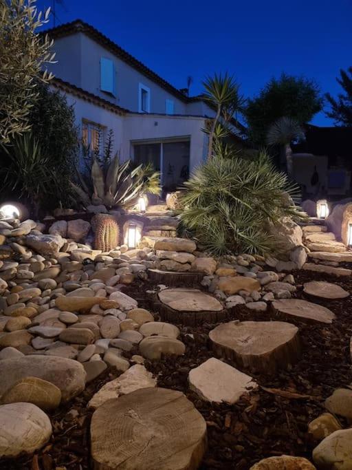 Une Oasis Au Pays De Cezanne Aix-en-Provence Exteriör bild